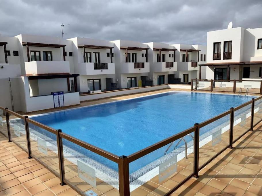 Casa Marla Mit 3 Schlafzimmern Und 2 Badezimmern بْوُرتو كاليرو المظهر الخارجي الصورة